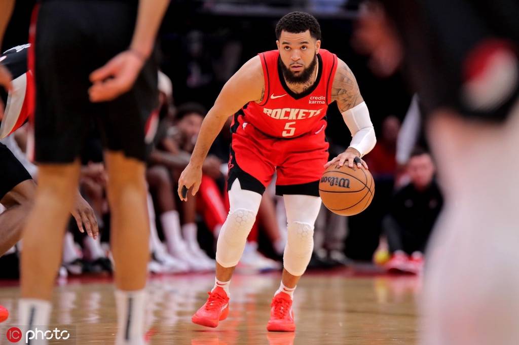 意甲集结日走向成谜，达拉斯独行侠豪取连胜，更衣室稳定，赛程密集仍需轮换的简单介绍